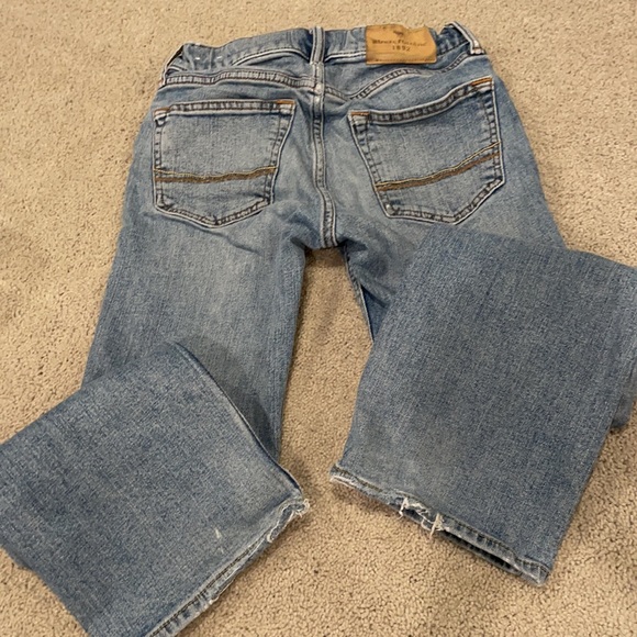 Boys Abercrombie kids boot cut blue jeans. Size 9-10 - Picture 5 of 7